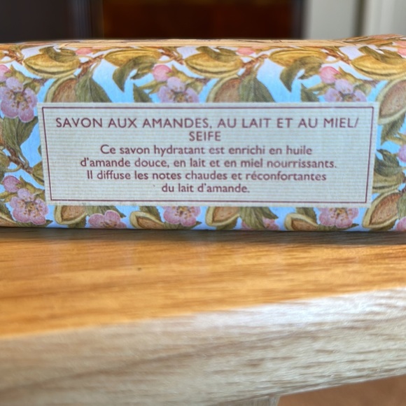 Crabtree & Evelyn Almond Milk and Honey Triple Milled Soap, 5.57 oz - Picture 4 of 9